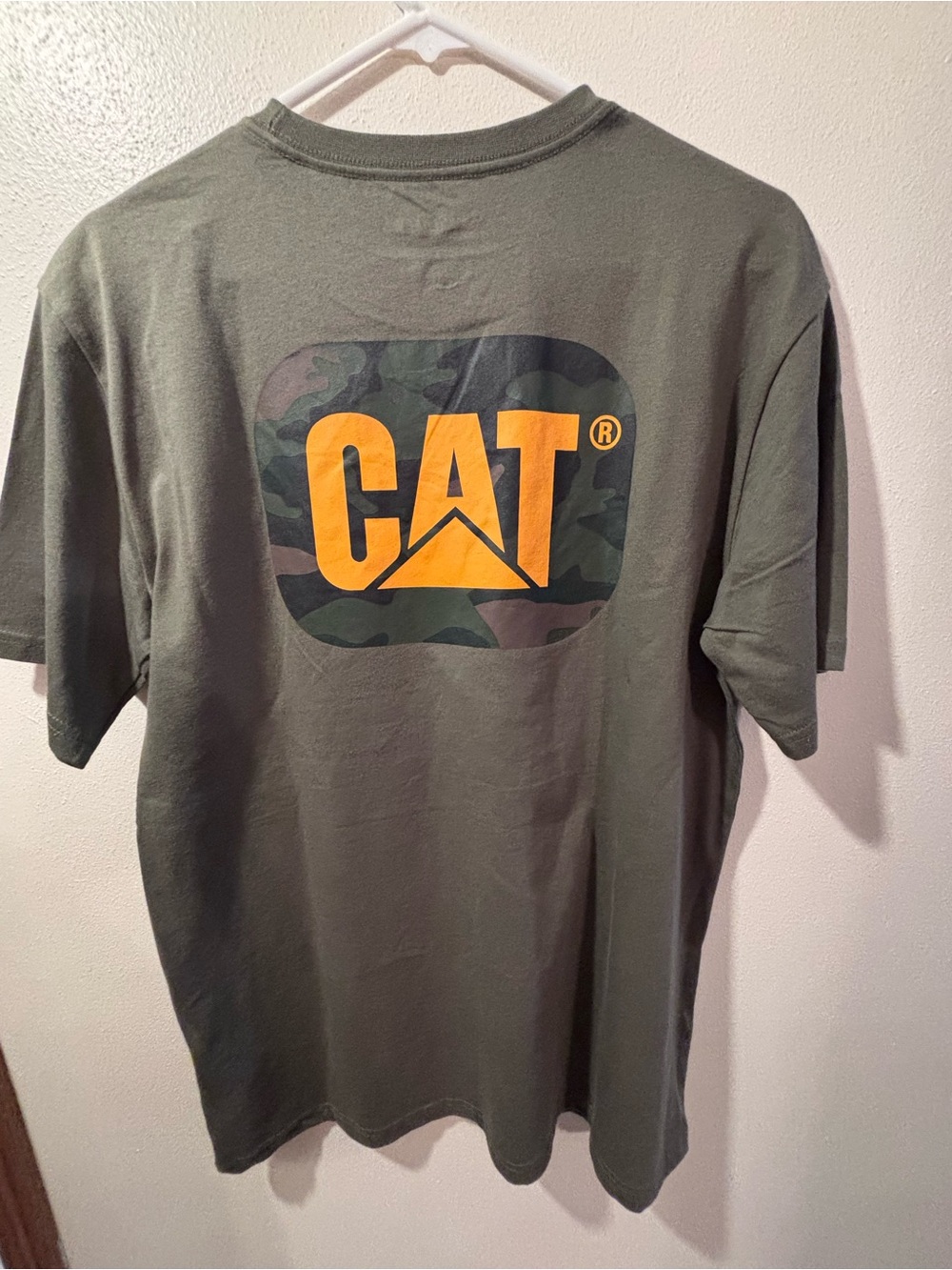 NWT Caterpillar CAT Camo Logo Graphic T-Shirt Olive Green Size M
